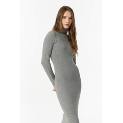 Vestido de punto midi gris cuello alto, Chloe - Imagen 2